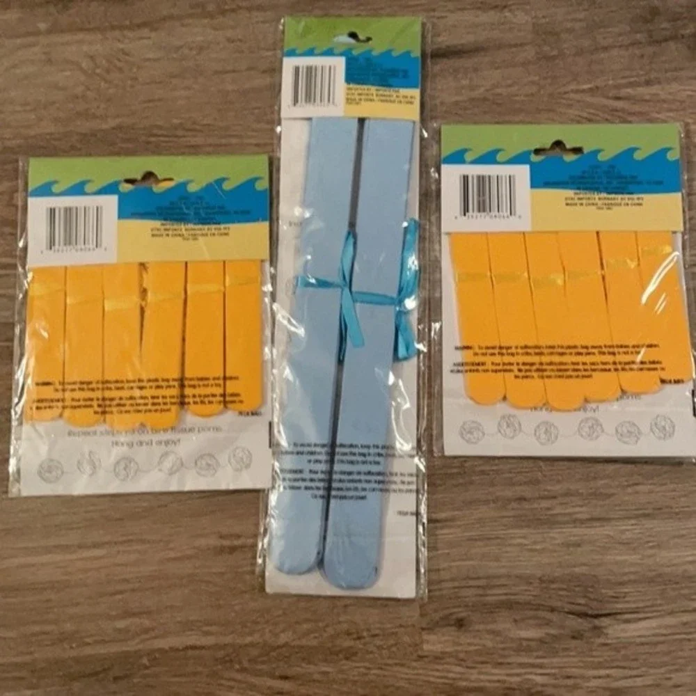3 new packs of Pom Pom party decorations